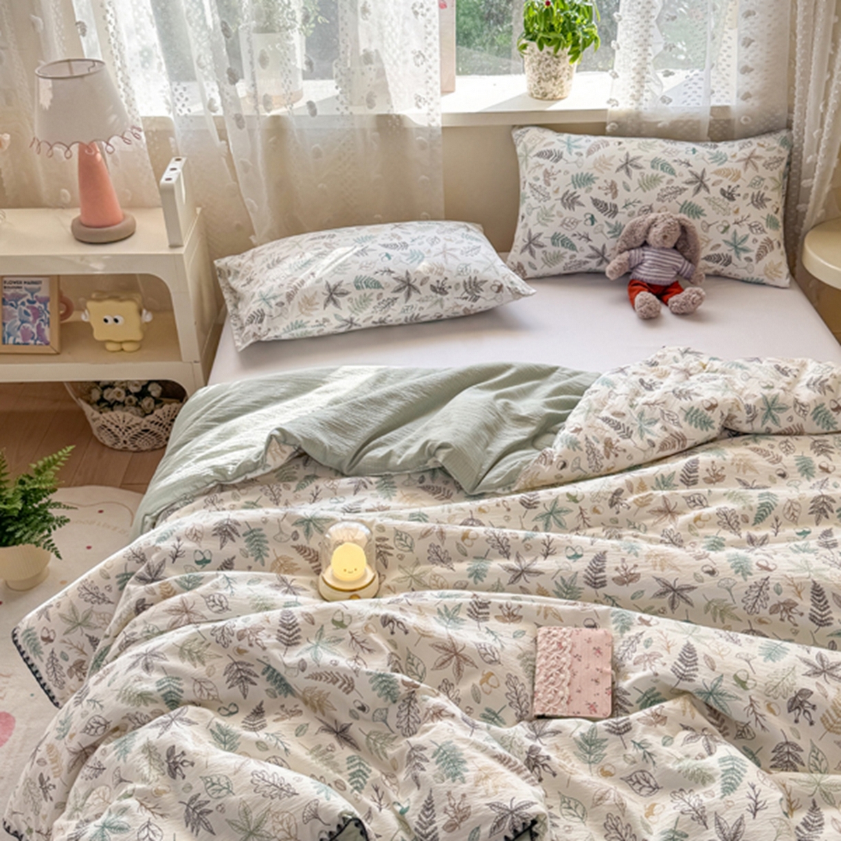 91家纺网 家纺一手货源 找家纺 雅蔓依家纺 2026春夏新款三角针贝壳边木棉云感双层纱棉花夏被夏凉被空调被 假日森林