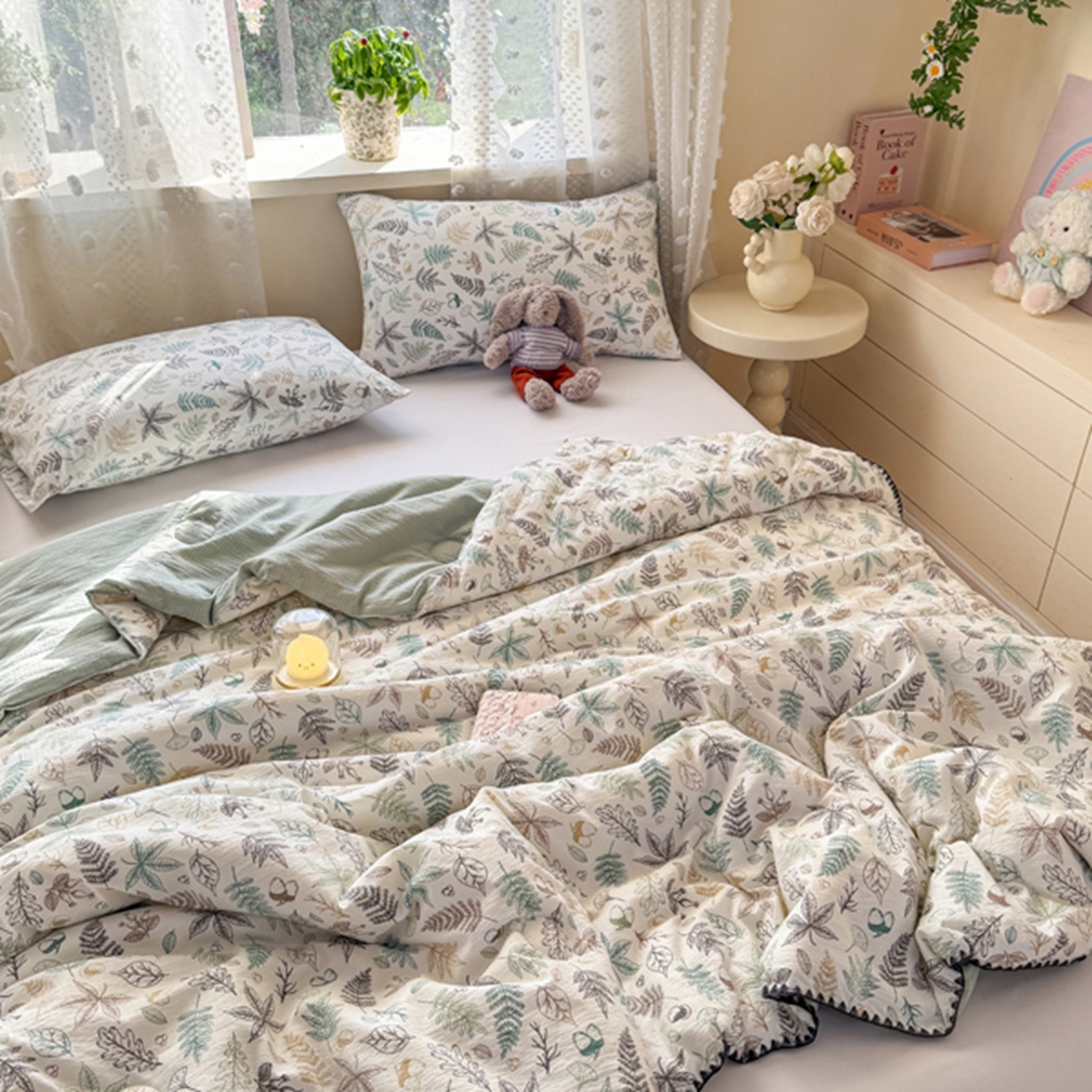 91家纺网 家纺一手货源 找家纺 雅蔓依家纺 2026春夏新款三角针贝壳边木棉云感双层纱棉花夏被夏凉被空调被 假日森林