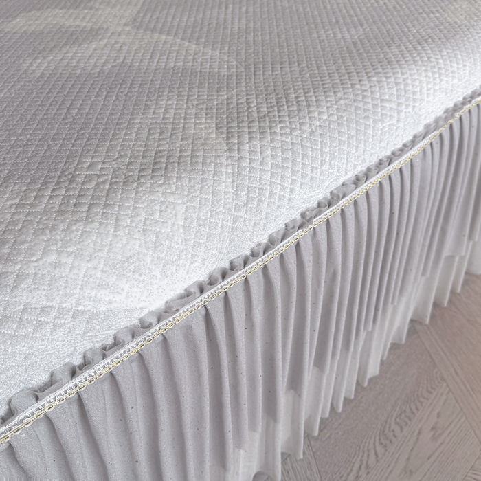 91家纺网 家纺一手货源 找家纺 诺梵家纺 2026新款冰豆豆PE高分子凉感双层床裙款凉席 蝶影-灰