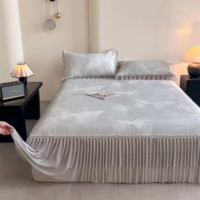 91家纺网 家纺一手货源 找家纺 诺梵家纺 2026新款冰豆豆PE高分子凉感双层床裙款凉席 蝶影-灰