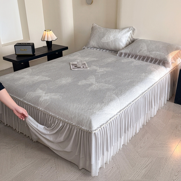 91家纺网 家纺一手货源 找家纺 诺梵家纺 2026新款冰豆豆PE高分子凉感双层床裙款凉席 蝶影-灰