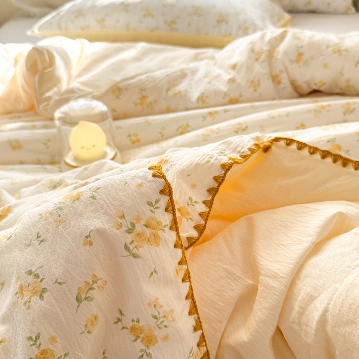 91家纺网 家纺一手货源 找家纺 雅蔓依家纺 2026春夏新款三角针贝壳边木棉云感双层纱棉花夏被夏凉被空调被 梨花落