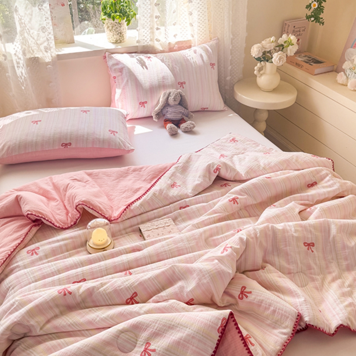 91家纺网 家纺一手货源 找家纺 雅蔓依家纺 2026春夏新款三角针贝壳边木棉云感双层纱棉花夏被夏凉被空调被 美美蝴蝶结