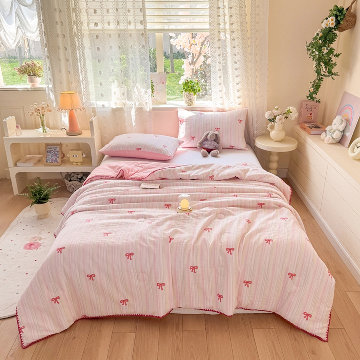 91家纺网 家纺一手货源 找家纺 雅蔓依家纺 2026春夏新款三角针贝壳边木棉云感双层纱棉花夏被夏凉被空调被 美美蝴蝶结