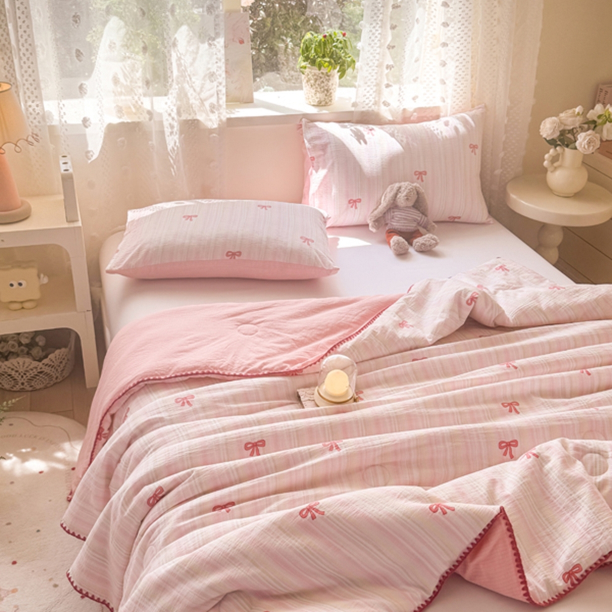 91家纺网 家纺一手货源 找家纺 雅蔓依家纺 2026春夏新款三角针贝壳边木棉云感双层纱棉花夏被夏凉被空调被 美美蝴蝶结