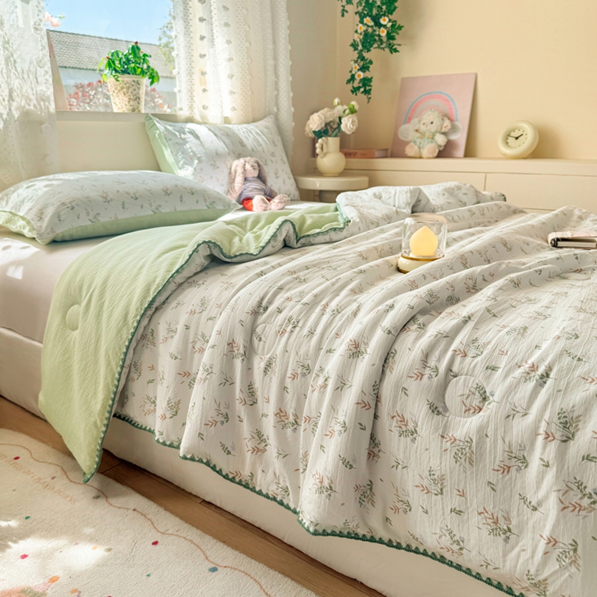 91家纺网 家纺一手货源 找家纺 雅蔓依家纺 2026春夏新款三角针贝壳边木棉云感双层纱棉花夏被夏凉被空调被 密林