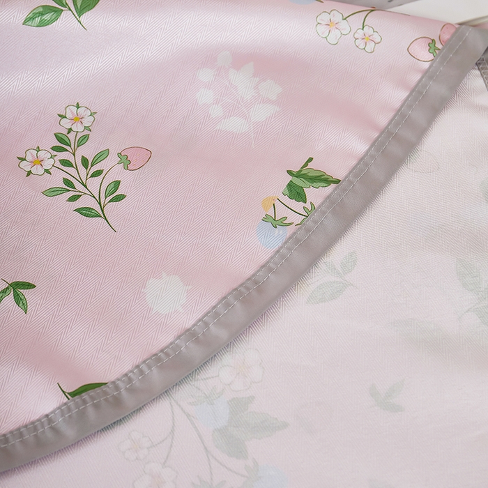 91家纺网 家纺一手货源 找家纺 星窝家纺 2026新款直播电商优选可机洗斜纹提花冰丝凉席三件套 暖心花朵