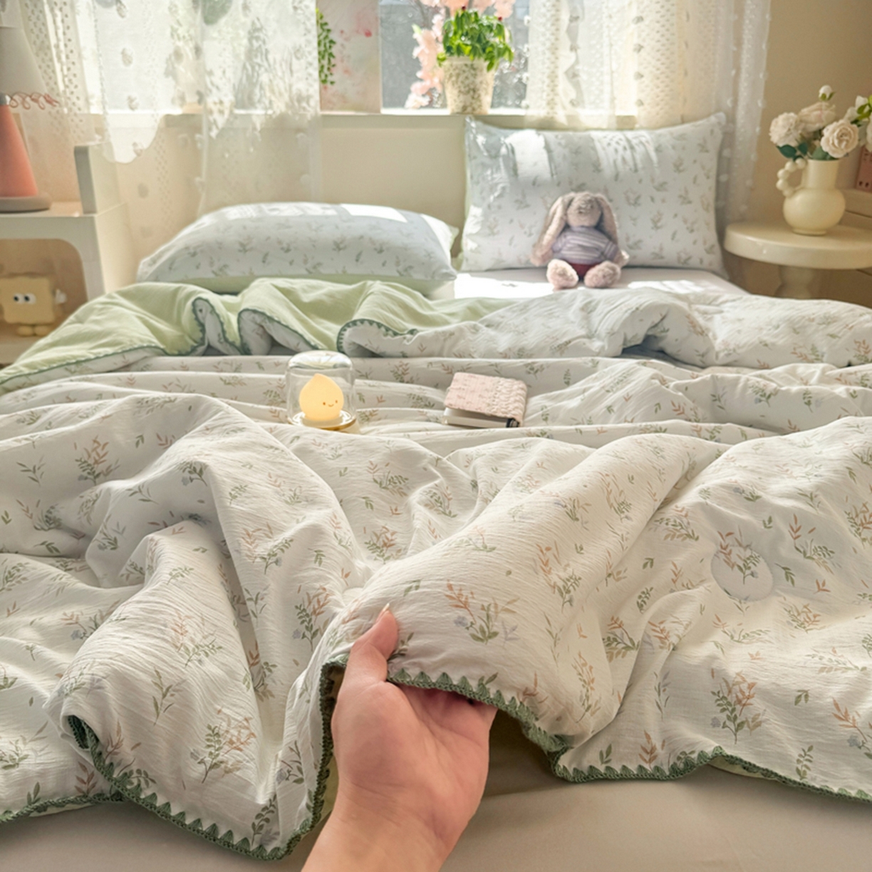 91家纺网 家纺一手货源 找家纺 雅蔓依家纺 2026春夏新款三角针贝壳边木棉云感双层纱棉花夏被夏凉被空调被 密林