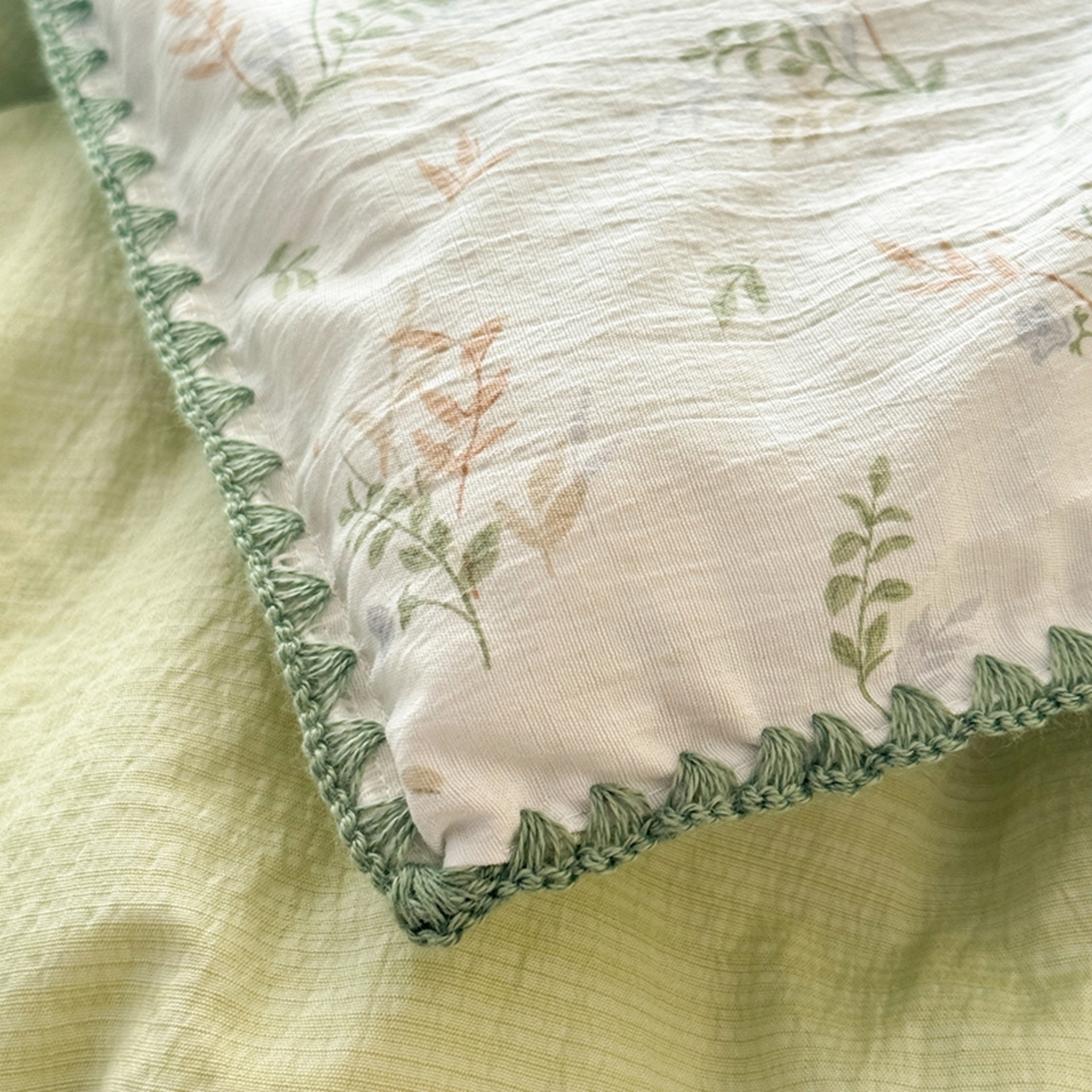 91家纺网 家纺一手货源 找家纺 雅蔓依家纺 2026春夏新款三角针贝壳边木棉云感双层纱棉花夏被夏凉被空调被 密林