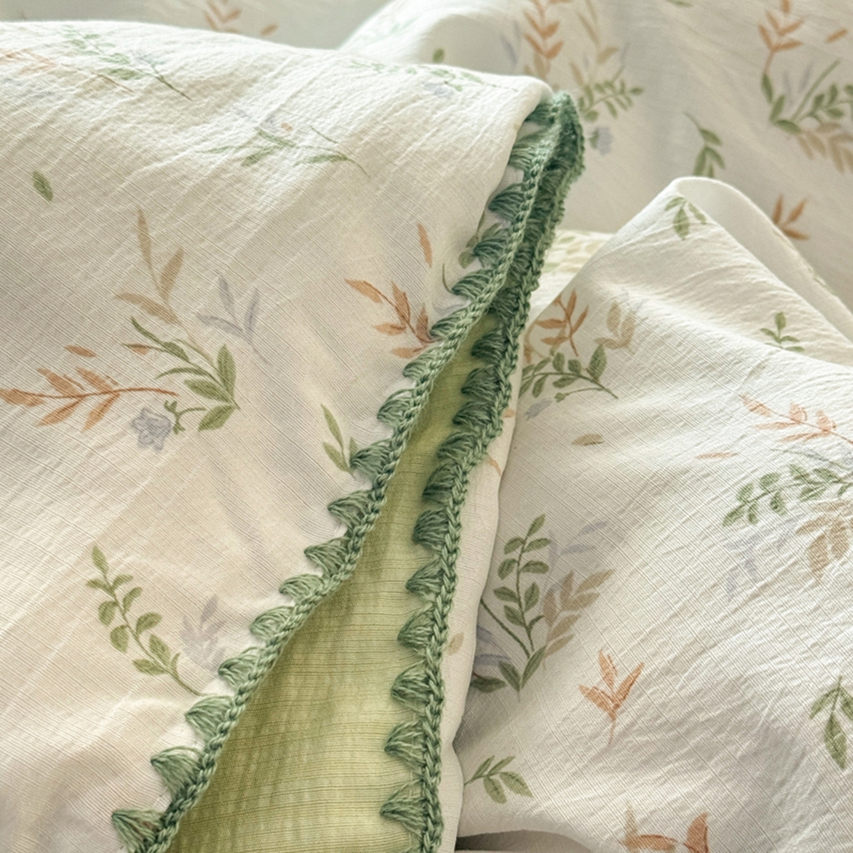 91家纺网 家纺一手货源 找家纺 雅蔓依家纺 2026春夏新款三角针贝壳边木棉云感双层纱棉花夏被夏凉被空调被 密林