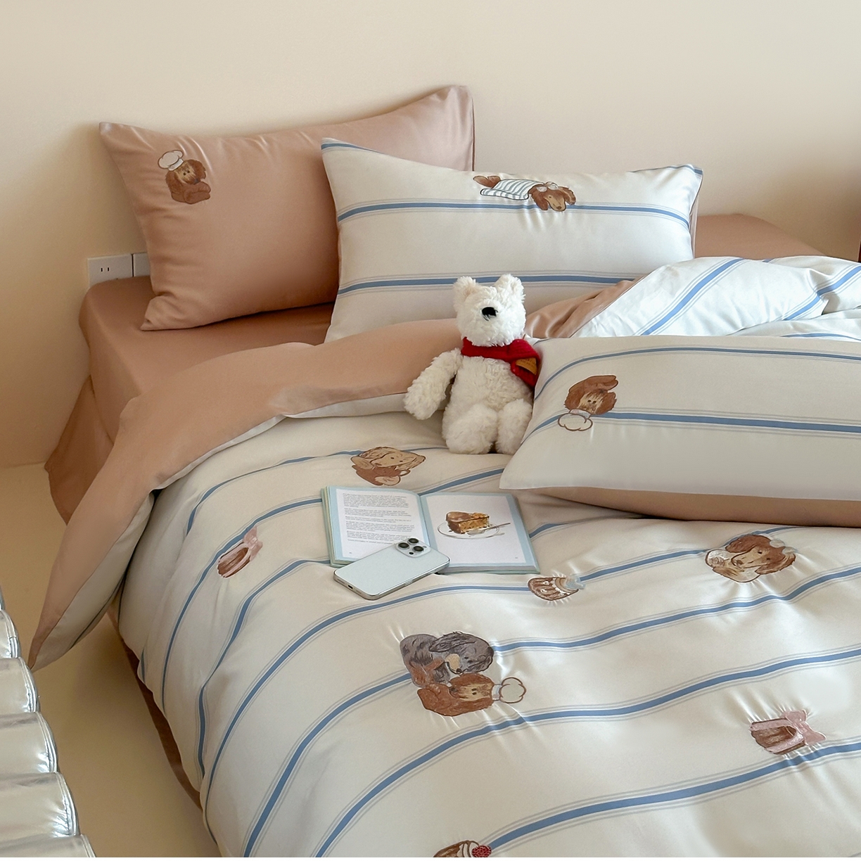 91家纺网 家纺一手货源 找家纺 （总）沐珩家纺 2026新款兰精60s数码条纹天丝绣花四件套