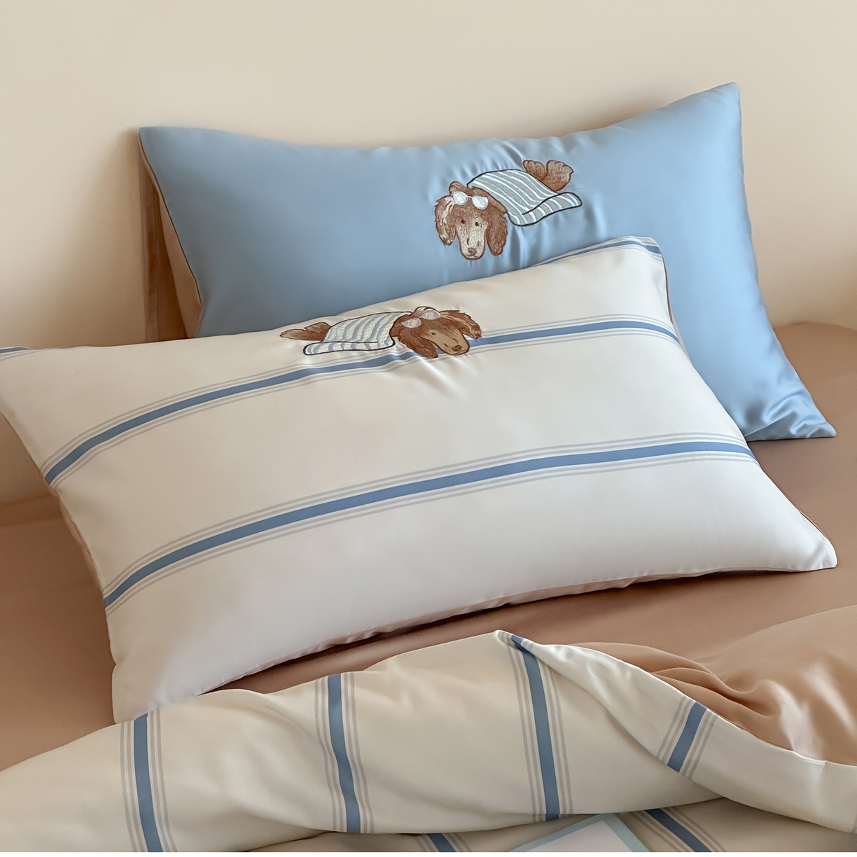 91家纺网 家纺一手货源 找家纺 沐珩家纺 2026新款兰精60s数码条纹天丝绣花四件套 冰萃可露丽