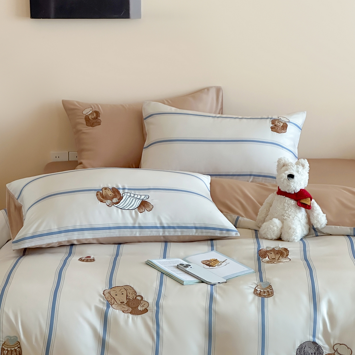 91家纺网 家纺一手货源 找家纺 沐珩家纺 2026新款兰精60s数码条纹天丝绣花四件套 冰萃可露丽