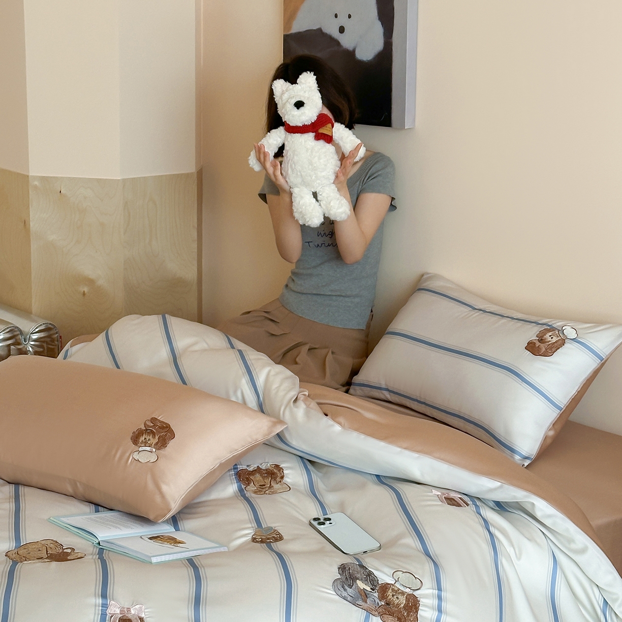 91家纺网 家纺一手货源 找家纺 沐珩家纺 2026新款兰精60s数码条纹天丝绣花四件套 冰萃可露丽