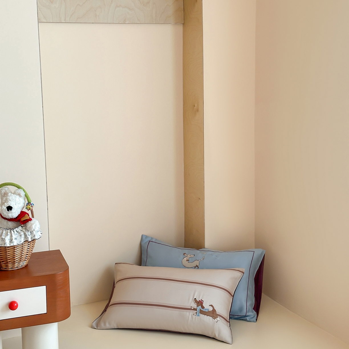 91家纺网 家纺一手货源 找家纺 沐珩家纺 2026新款兰精60s数码条纹天丝绣花四件套 布鲁克林