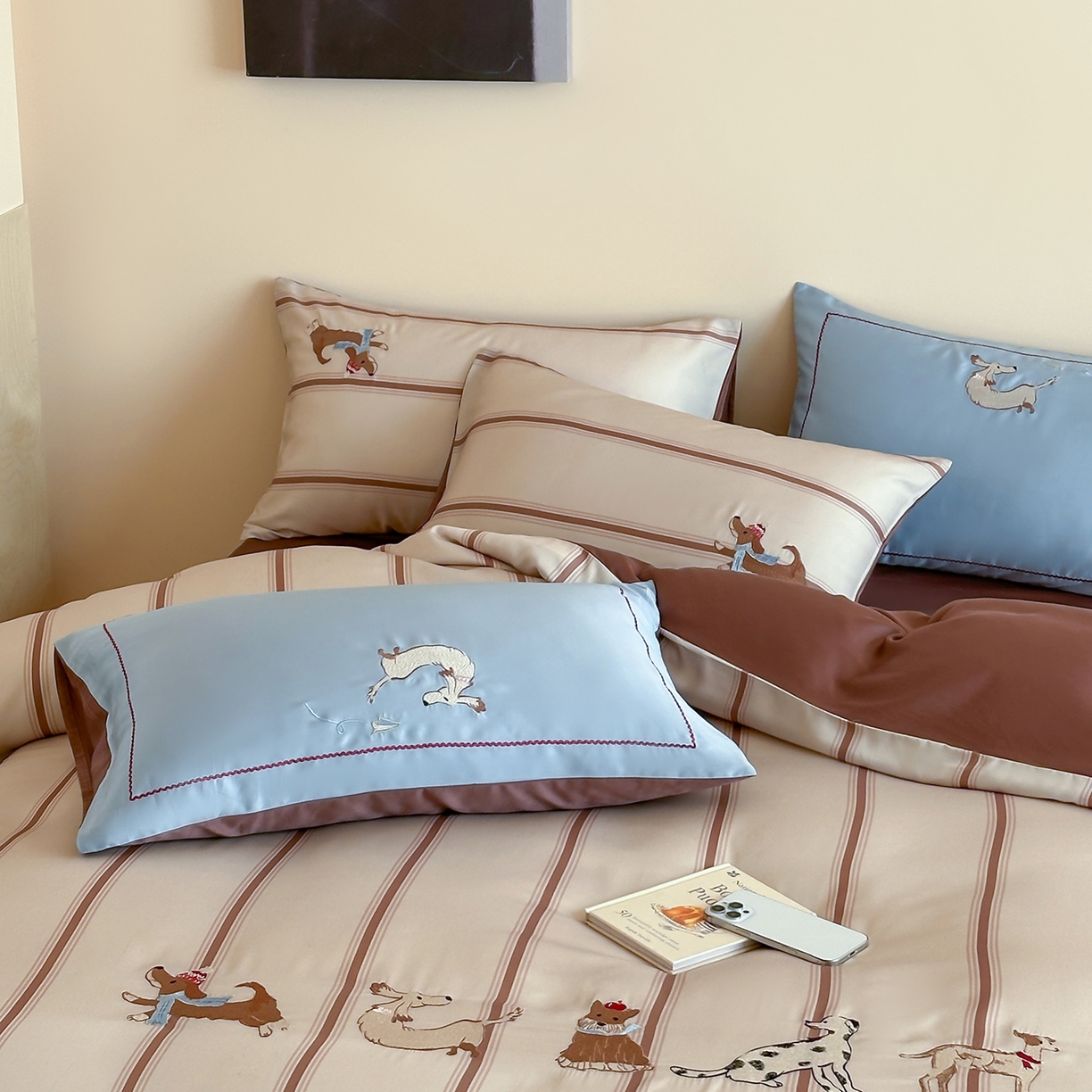 91家纺网 家纺一手货源 找家纺 沐珩家纺 2026新款兰精60s数码条纹天丝绣花四件套 布鲁克林