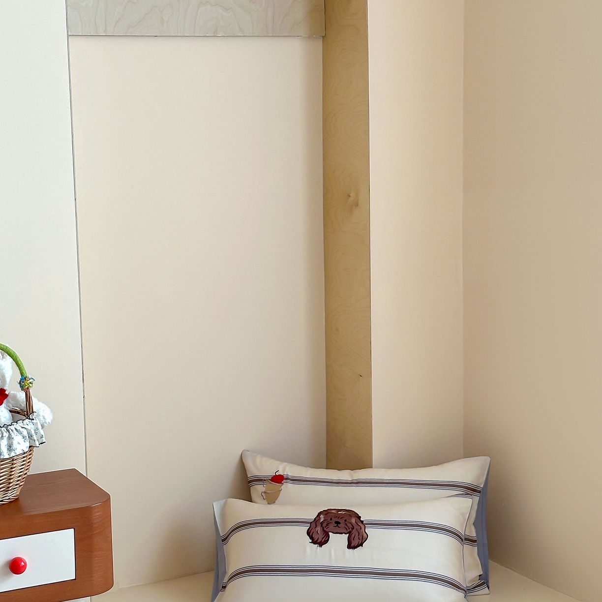 91家纺网 家纺一手货源 找家纺 沐珩家纺 2026新款兰精60s数码条纹天丝绣花四件套 海盐慕斯