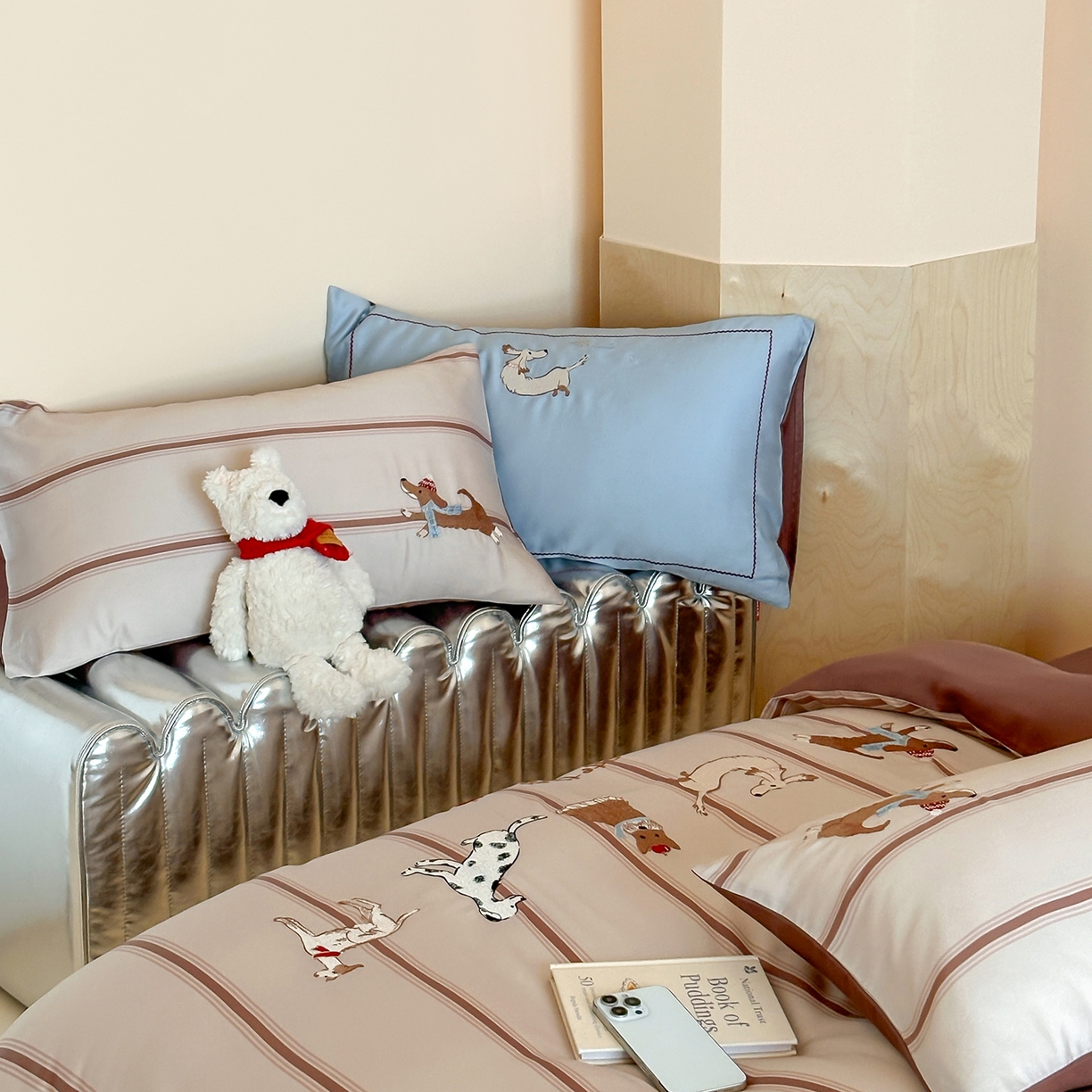 91家纺网 家纺一手货源 找家纺 沐珩家纺 2026新款兰精60s数码条纹天丝绣花四件套 布鲁克林