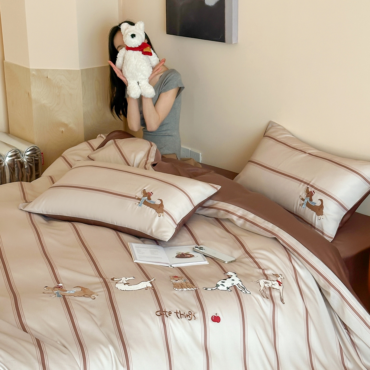 91家纺网 家纺一手货源 找家纺 沐珩家纺 2026新款兰精60s数码条纹天丝绣花四件套 布鲁克林