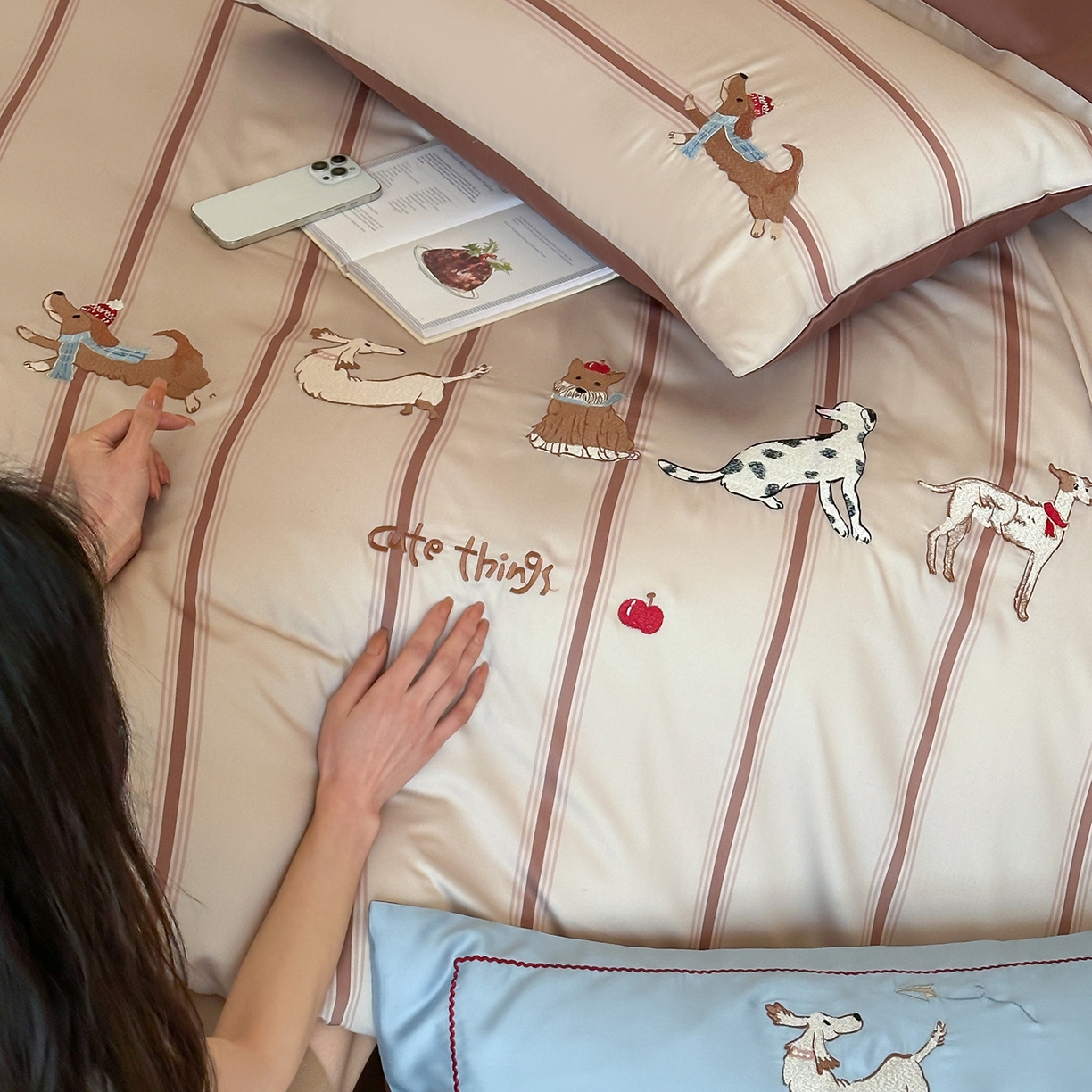 91家纺网 家纺一手货源 找家纺 沐珩家纺 2026新款兰精60s数码条纹天丝绣花四件套 布鲁克林