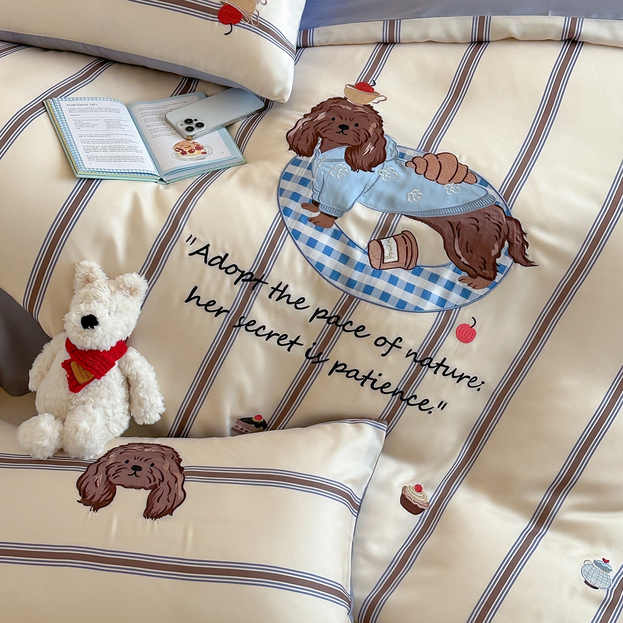 91家纺网 家纺一手货源 找家纺 沐珩家纺 2026新款兰精60s数码条纹天丝绣花四件套 海盐慕斯