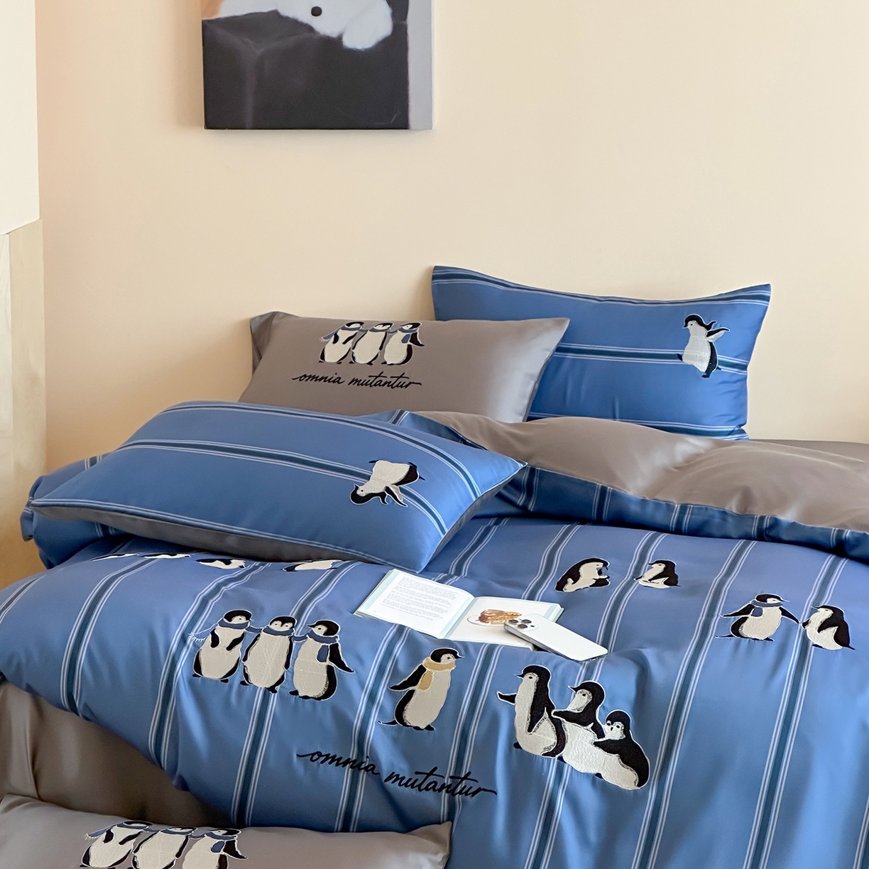 91家纺网 家纺一手货源 找家纺 沐珩家纺 2026新款兰精60s数码条纹天丝绣花四件套 极地冰蓝