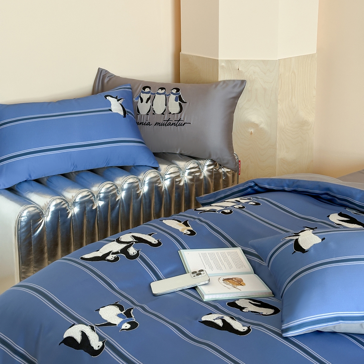 91家纺网 家纺一手货源 找家纺 沐珩家纺 2026新款兰精60s数码条纹天丝绣花四件套 极地冰蓝