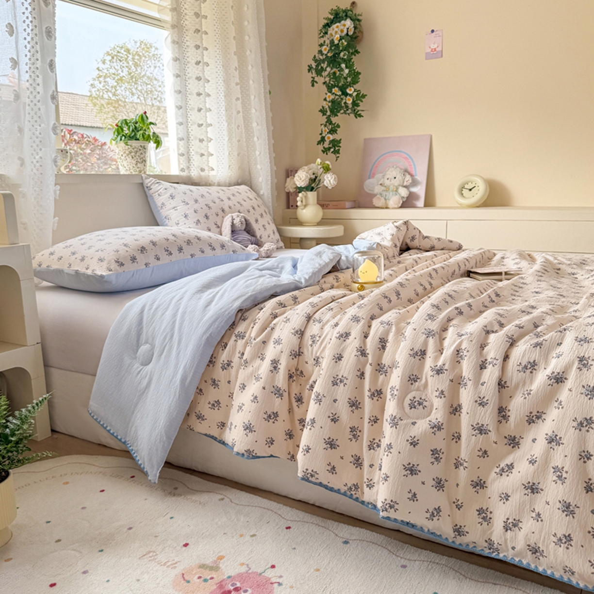 91家纺网 家纺一手货源 找家纺 雅蔓依家纺 2026春夏新款三角针贝壳边木棉云感双层纱棉花夏被夏凉被空调被 墨兰