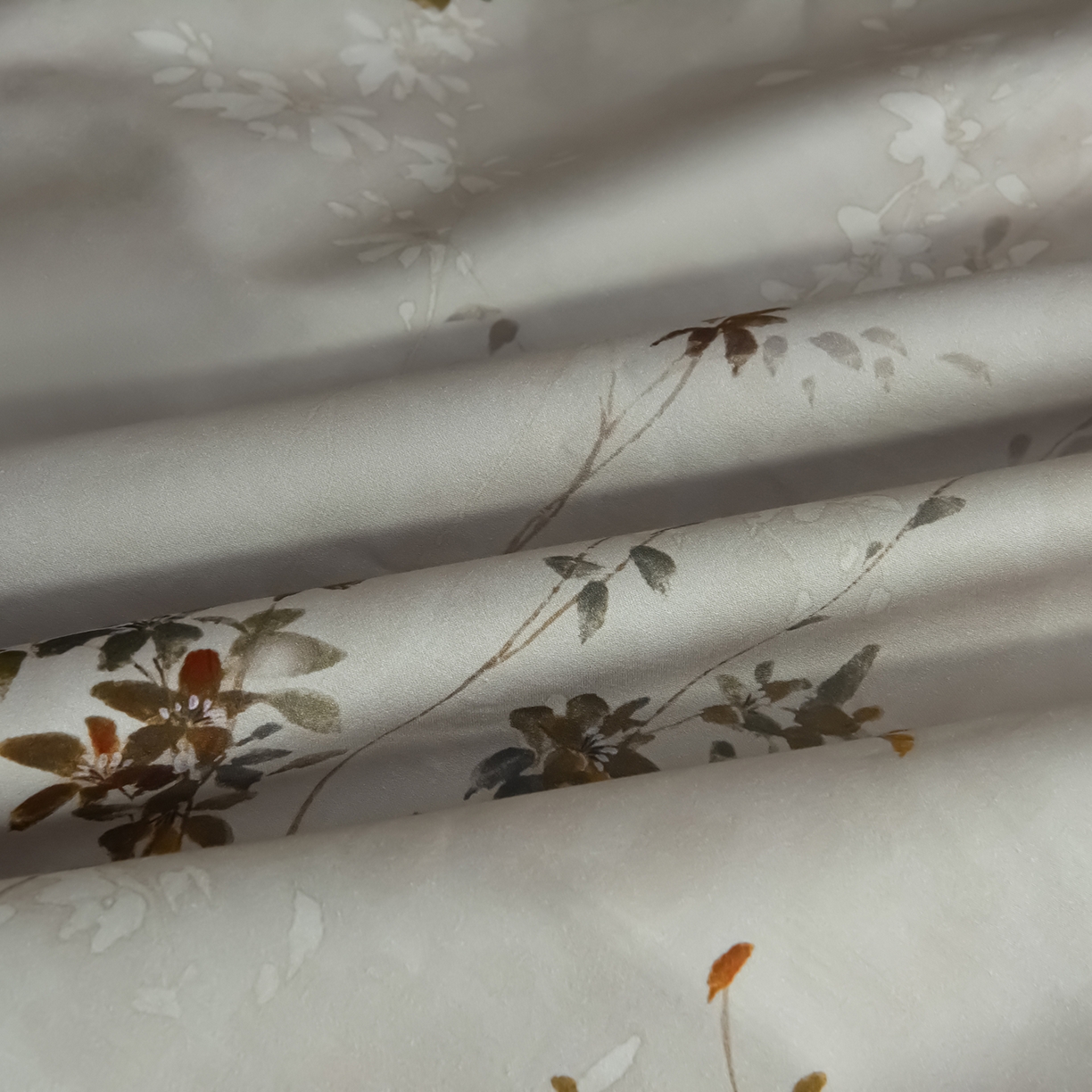 91家纺网 家纺一手货源 找家纺 金昱纺 2026新款全棉50S长绒棉数码印花宽边埋绳款四件套（带精美礼盒包装） 叶栖-咖