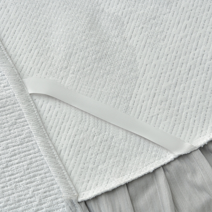 91家纺网 家纺一手货源 找家纺 诺梵家纺 2026新款凉豆豆PE高分子凉感花边床裙凉席三件套 见山-灰