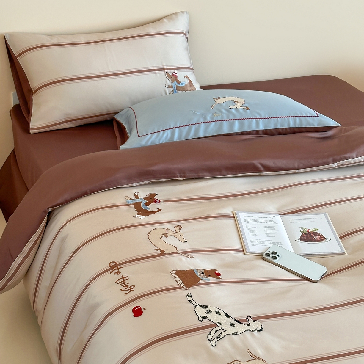 91家纺网 家纺一手货源 找家纺 沐珩家纺 2026新款兰精60s数码条纹天丝绣花四件套 布鲁克林