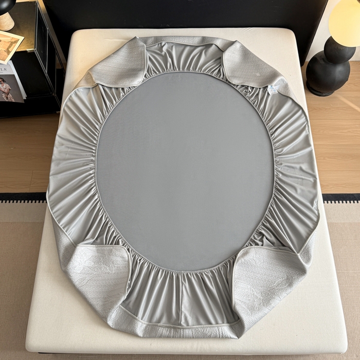 91家纺网 家纺一手货源 找家纺 鑫琪莱家纺 2026新款提花浮雕凉豆豆凉感凉席床笠款 蒲公英灰