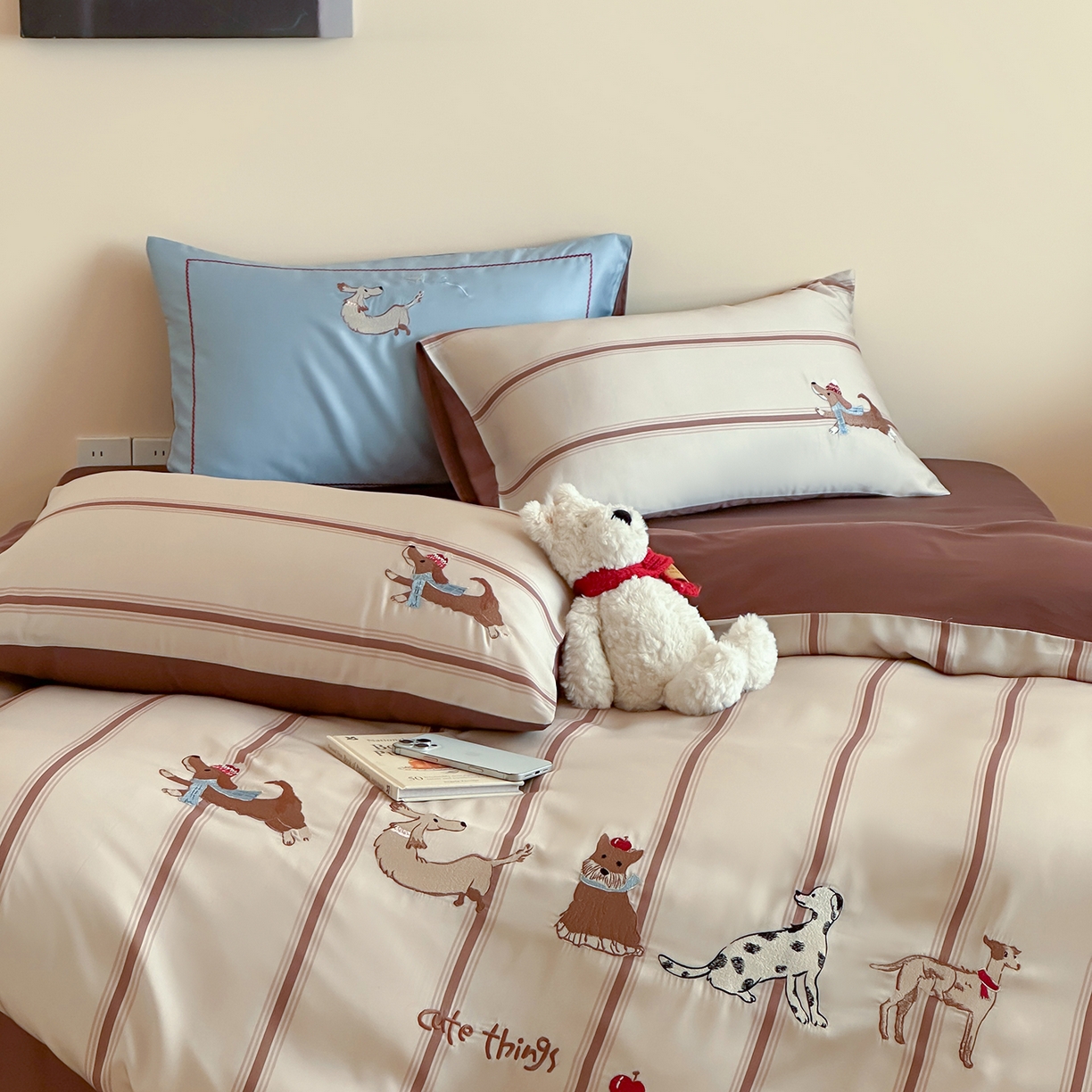 91家纺网 家纺一手货源 找家纺 沐珩家纺 2026新款兰精60s数码条纹天丝绣花四件套 布鲁克林