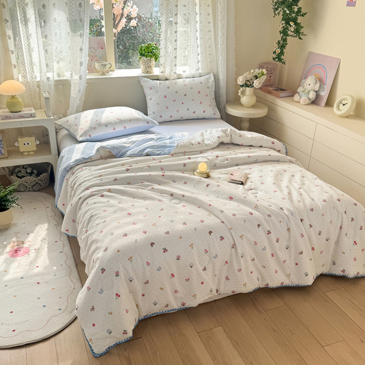 91家纺网 家纺一手货源 找家纺 雅蔓依家纺 2026春夏新款三角针贝壳边木棉云感双层纱棉花夏被夏凉被空调被 小清新