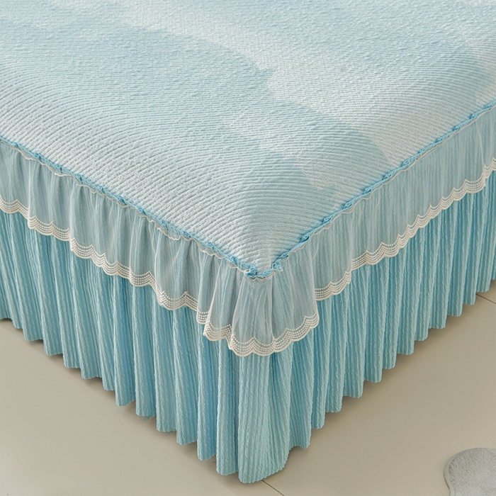 91家纺网 家纺一手货源 找家纺 诺梵家纺 2026新款凉豆豆PE高分子凉感花边床裙凉席三件套 见山-蓝