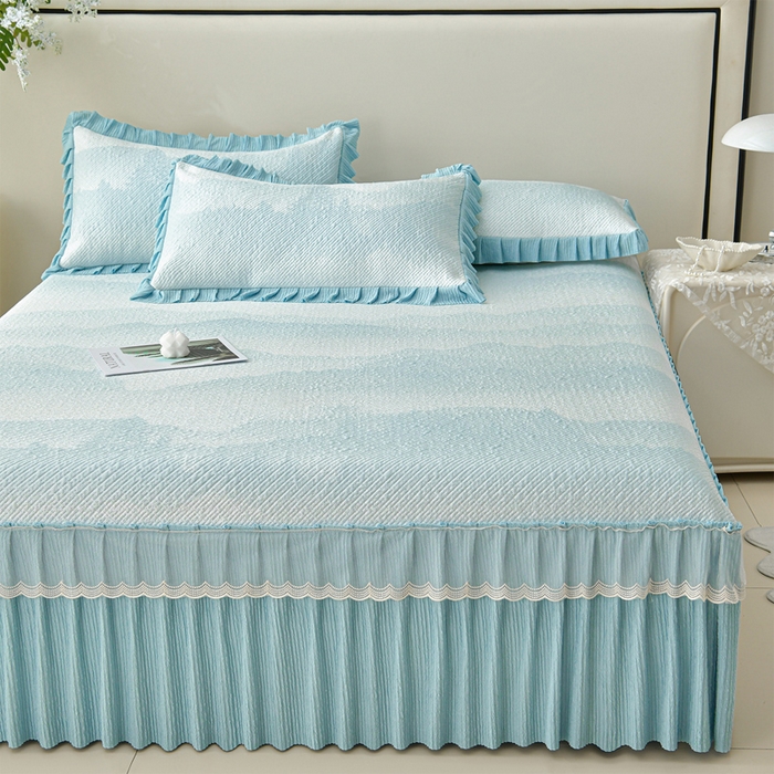 91家纺网 家纺一手货源 找家纺 诺梵家纺 2026新款凉豆豆PE高分子凉感花边床裙凉席三件套 见山-蓝