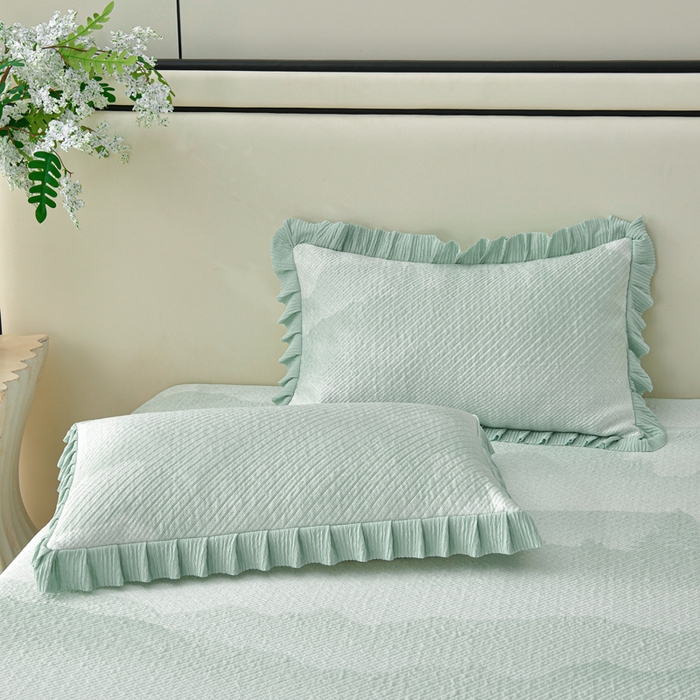 91家纺网 家纺一手货源 找家纺 诺梵家纺 2026新款凉豆豆PE高分子凉感花边床裙凉席三件套 见山-绿