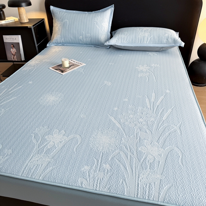 91家纺网 家纺一手货源 找家纺 鑫琪莱家纺 2026新款提花浮雕凉豆豆凉感凉席床笠款 蒲公英蓝