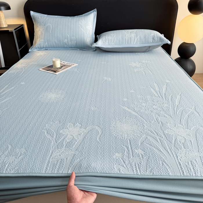 91家纺网 家纺一手货源 找家纺 鑫琪莱家纺 2026新款提花浮雕凉豆豆凉感凉席床笠款 蒲公英蓝