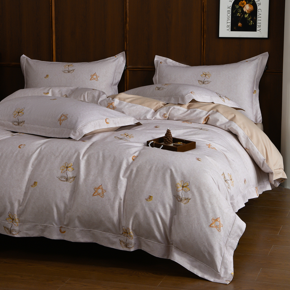 91家纺网 家纺一手货源 找家纺 金昱纺 2026新款全棉50S长绒棉数码印花宽边埋绳款四件套（带精美礼盒包装） 花织软梦