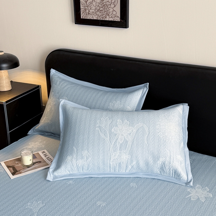 91家纺网 家纺一手货源 找家纺 鑫琪莱家纺 2026新款提花浮雕凉豆豆凉感凉席床笠款 蒲公英蓝