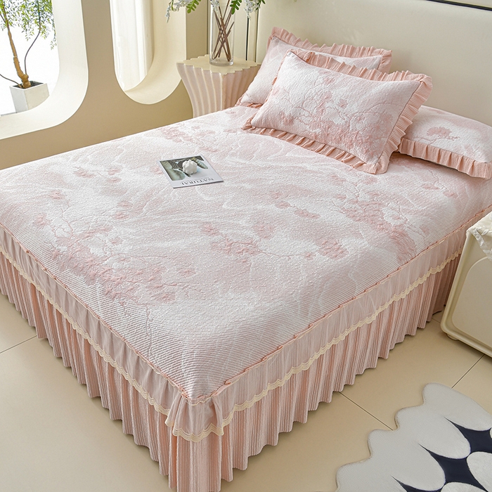 91家纺网 家纺一手货源 找家纺 诺梵家纺 2026新款凉豆豆PE高分子凉感花边床裙凉席三件套 松间月-粉