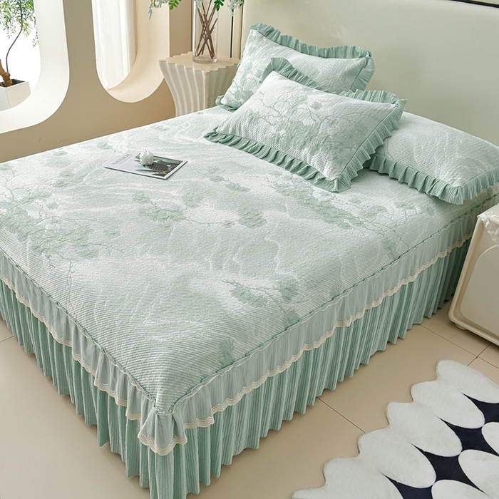 91家纺网 家纺一手货源 找家纺 诺梵家纺 2026新款凉豆豆PE高分子凉感花边床裙凉席三件套 松间月-绿