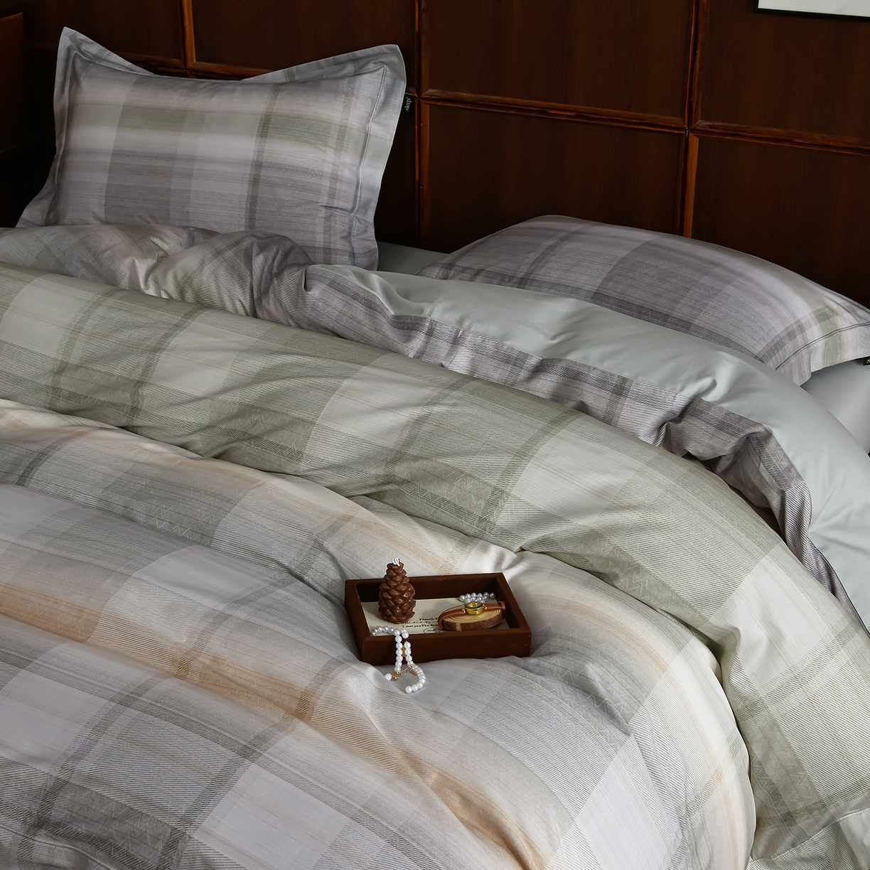 91家纺网 家纺一手货源 找家纺 金昱纺 2026新款全棉50S长绒棉数码印花宽边埋绳款四件套（带精美礼盒包装） 摩卡-绿