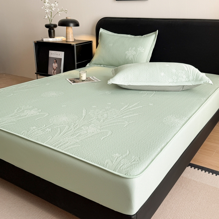 91家纺网 家纺一手货源 找家纺 鑫琪莱家纺 2026新款提花浮雕凉豆豆凉感凉席床笠款 蒲公英绿