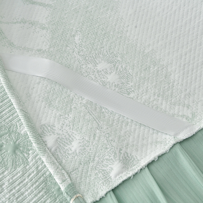 91家纺网 家纺一手货源 找家纺 诺梵家纺 2026新款凉豆豆PE高分子凉感花边床裙凉席三件套 松间月-绿