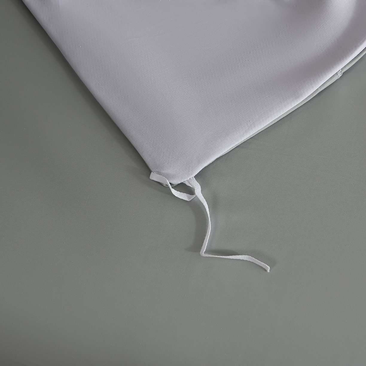 91家纺网 家纺一手货源 找家纺 金昱纺 2026新款全棉50S长绒棉数码印花宽边埋绳款四件套（带精美礼盒包装） 摩卡-绿