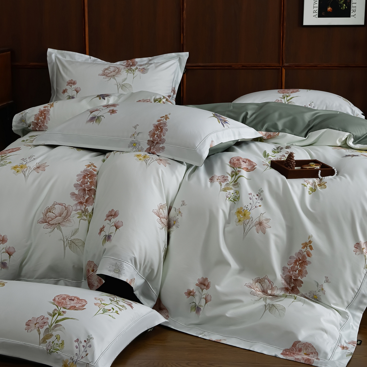 91家纺网 家纺一手货源 找家纺 金昱纺 2026新款全棉50S长绒棉数码印花宽边埋绳款四件套（带精美礼盒包装） 甜梦花栖