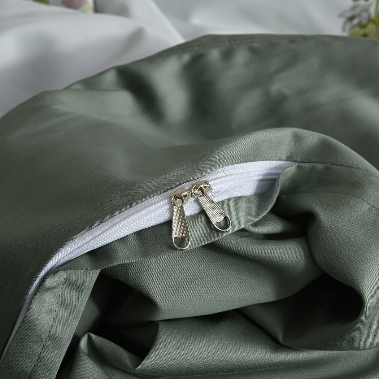 91家纺网 家纺一手货源 找家纺 金昱纺 2026新款全棉50S长绒棉数码印花宽边埋绳款四件套（带精美礼盒包装） 甜梦花栖