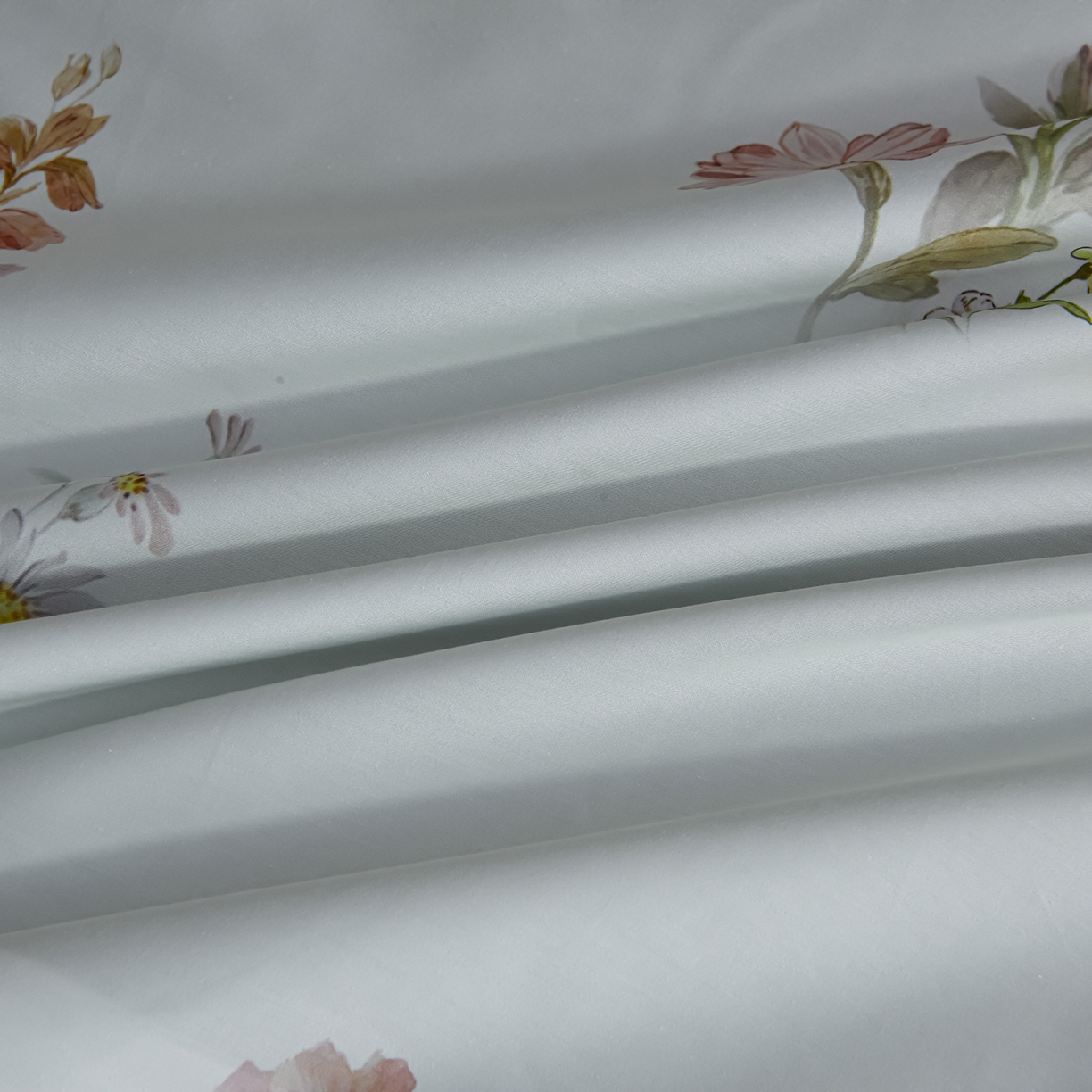 91家纺网 家纺一手货源 找家纺 金昱纺 2026新款全棉50S长绒棉数码印花宽边埋绳款四件套（带精美礼盒包装） 甜梦花栖